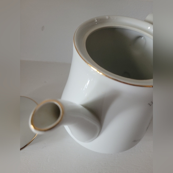 Holly Hobbie Porcelain "RARE" Coffee or Tea Pot - Picture 8 of 14